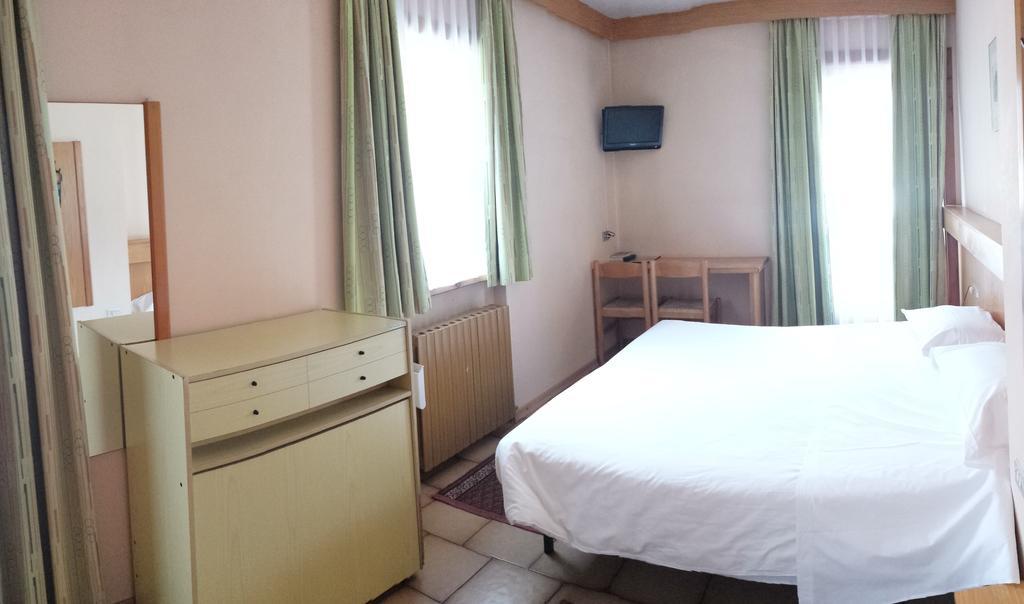 Hotel La Baita Livigno Quarto foto